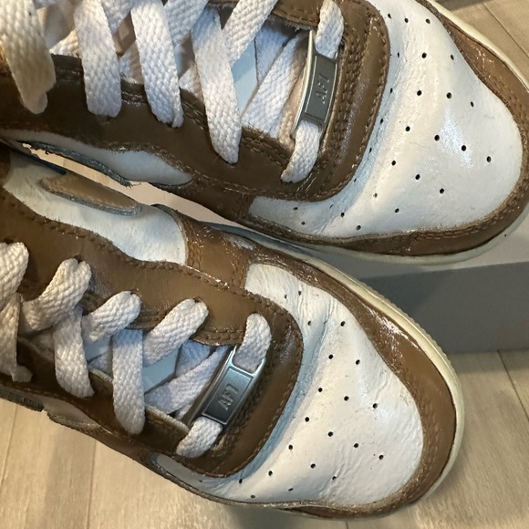 Air Force 1 - Picture 11 of 16